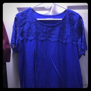 Bright blue T-shirt with lace overlay